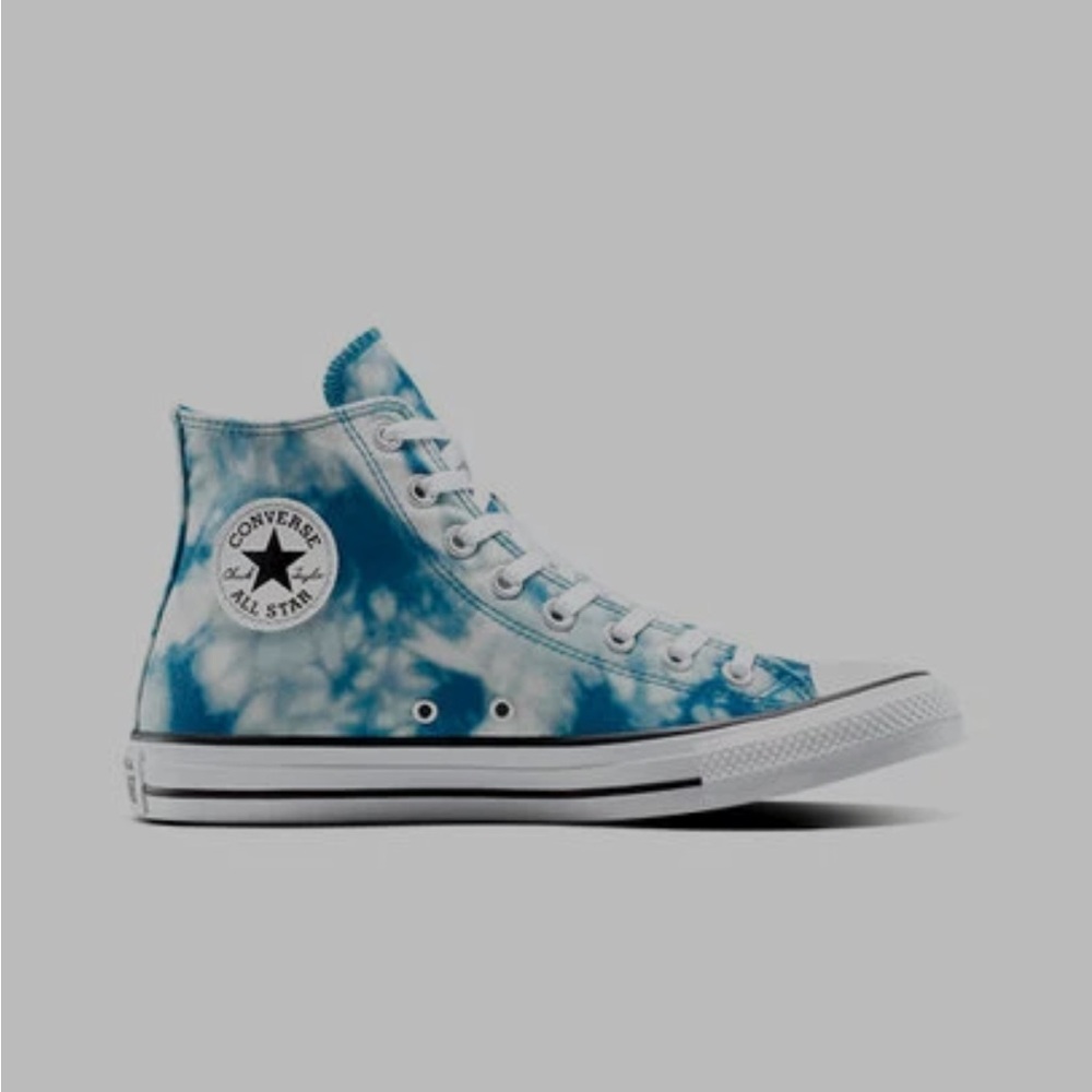 Converse Sky Blue Tie-Dye High Tops
Men’s size 7; Women’s size 9.